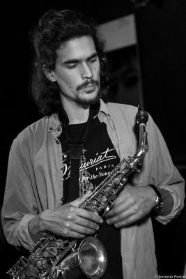 Alexey León (2015) en Jimmy Glass Jazz Club. Valencia.