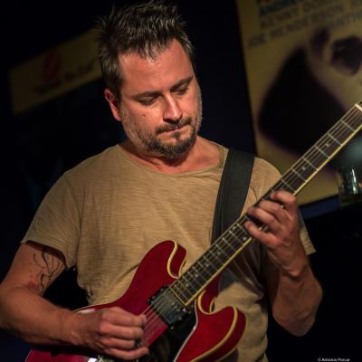 Andre Fernandes (2018) at Jimmy Glass Jazz Club. Valencia.