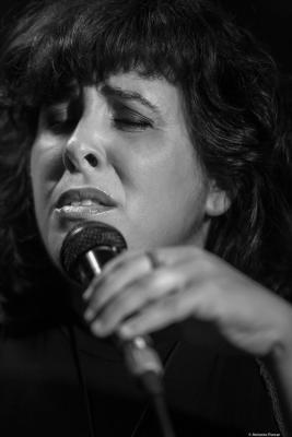 Celeste Alías Borjas (2017) at Jimmy Glass Jazz Club. Valencia.