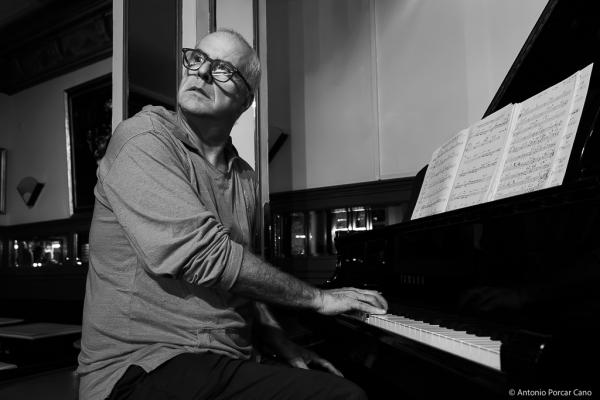 German Kucich at Café Central. Madrid, 2025.