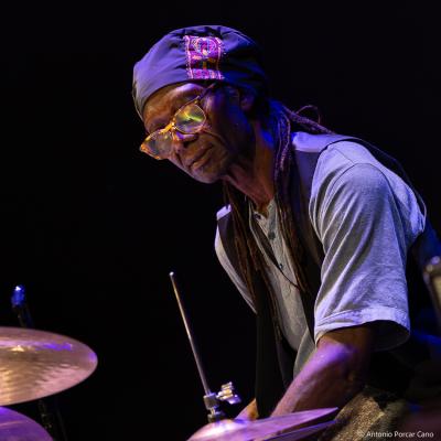 Hamid Drake at 28 Festival de Jazz de la Universidad de Sevilla. Espacio Turina, 2025.