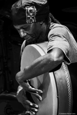 Hamid Drake at 28 Festival de Jazz de la Universidad de Sevilla. Espacio Turina, 2025.