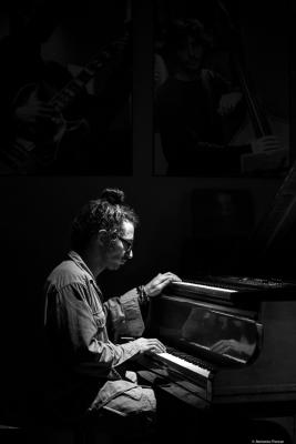 Leo Genovese (2018) at Thelonious Lugar de Jazz. Santiago de Chile.