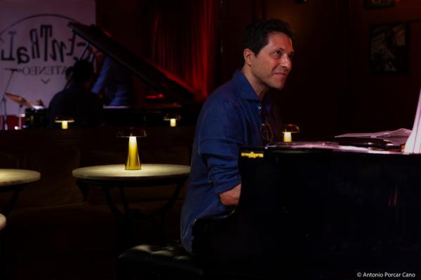 Sebastian Chames at Café Central Ateneo. Madrid, 2026.