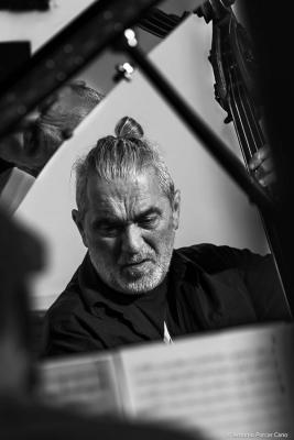 Víctor Merlo at Café Central. Madrid, 2025.