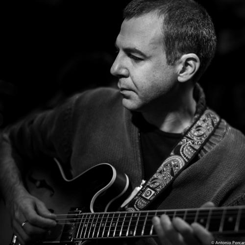 Israel Sandoval (2014) en el Jimmy Glass Jazz Club. Valencia.